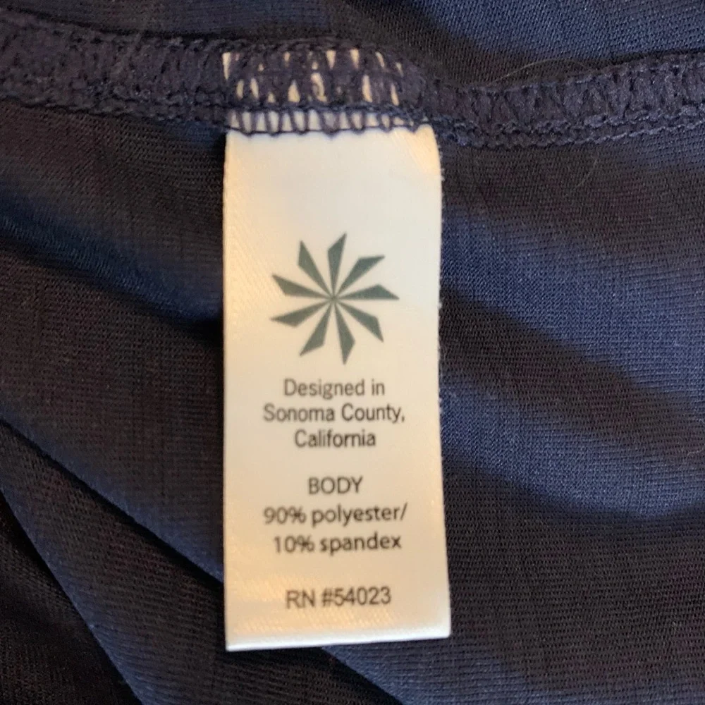 D O N A T E D 
Athleta Navy Blue Hoodie 3/4 zip side pocket size medium EUC B62 - Picture 6 of 6